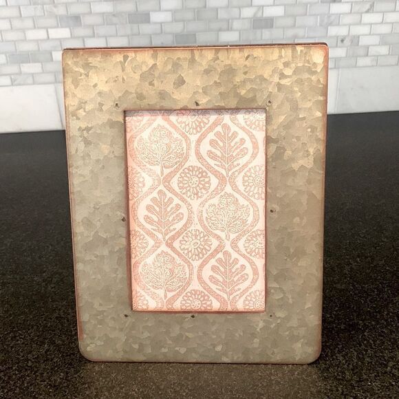 Rustic Galvanized Metal 4x6 Double Photo Frame – Industrial Farmhouse Tabletop D - Picture 4 of 7